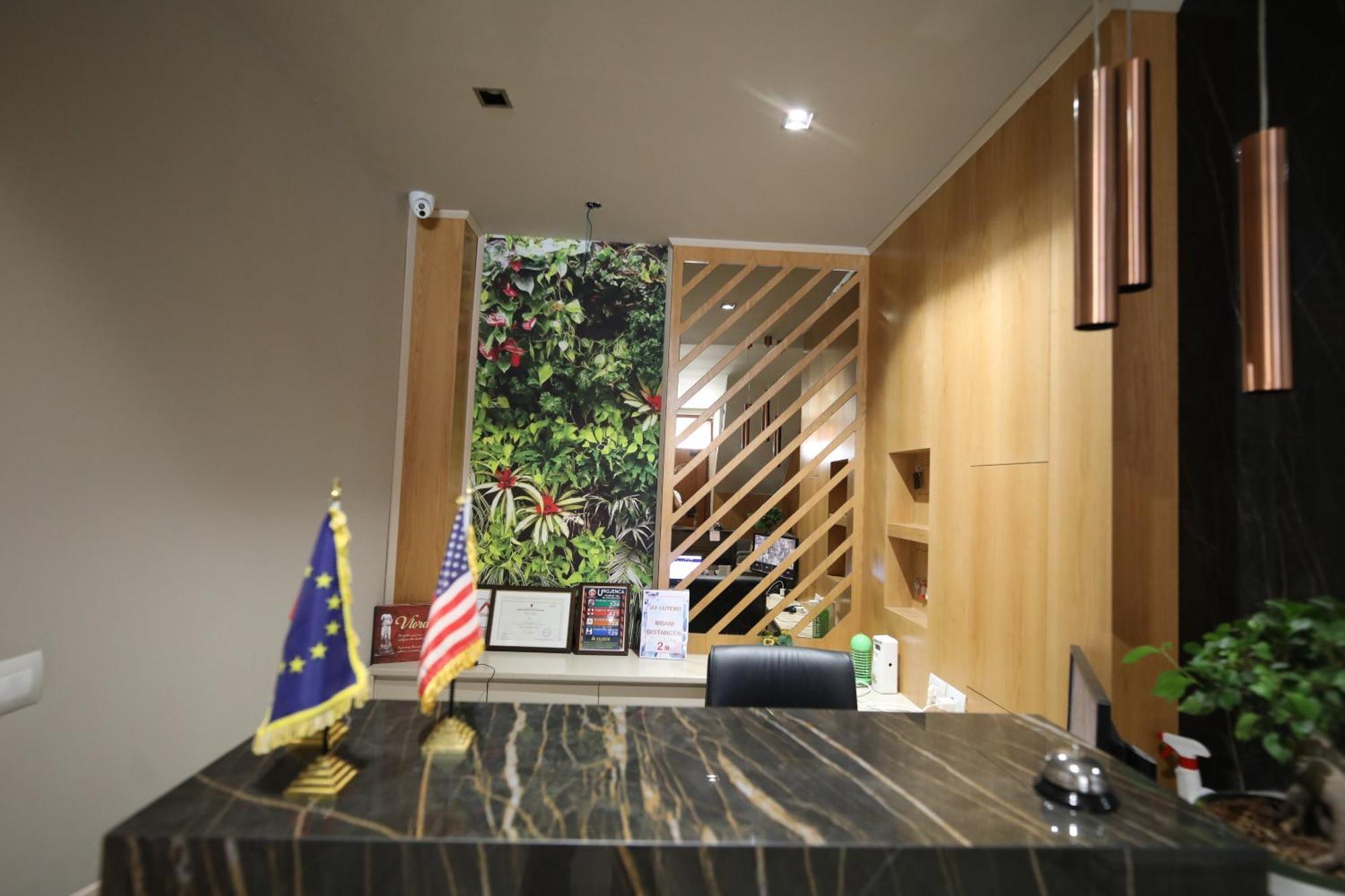 Hotel Erjuma Вльора Екстер'єр фото
