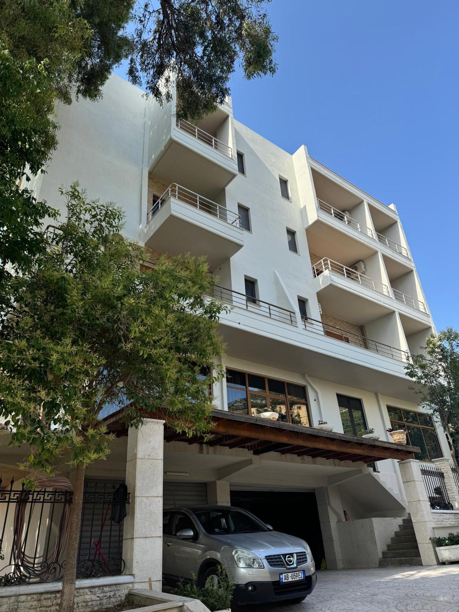 Hotel Erjuma Вльора Екстер'єр фото