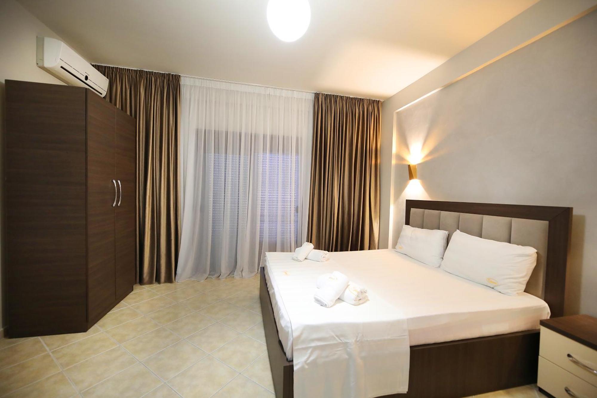 Hotel Erjuma Вльора Екстер'єр фото