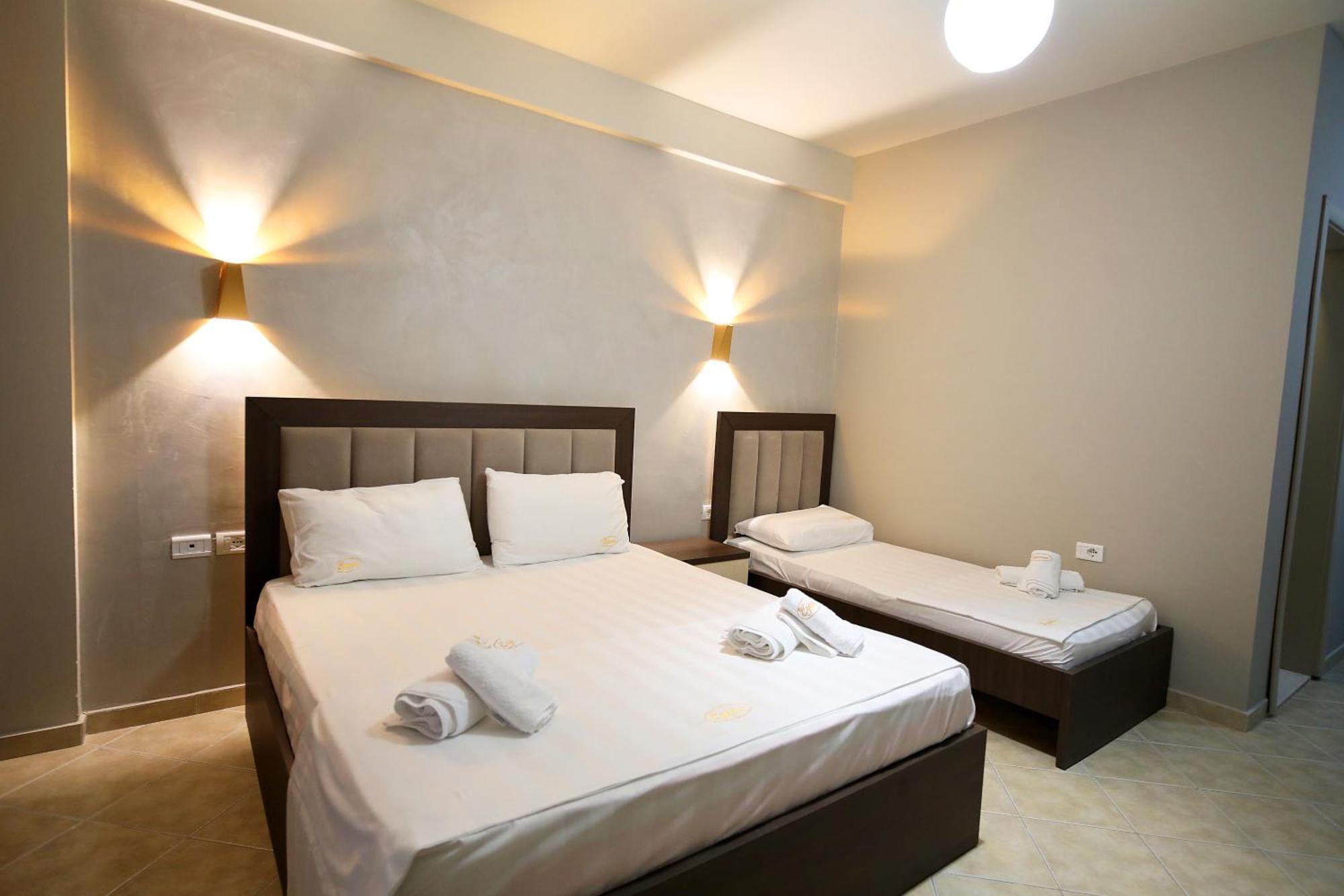 Hotel Erjuma Вльора Екстер'єр фото