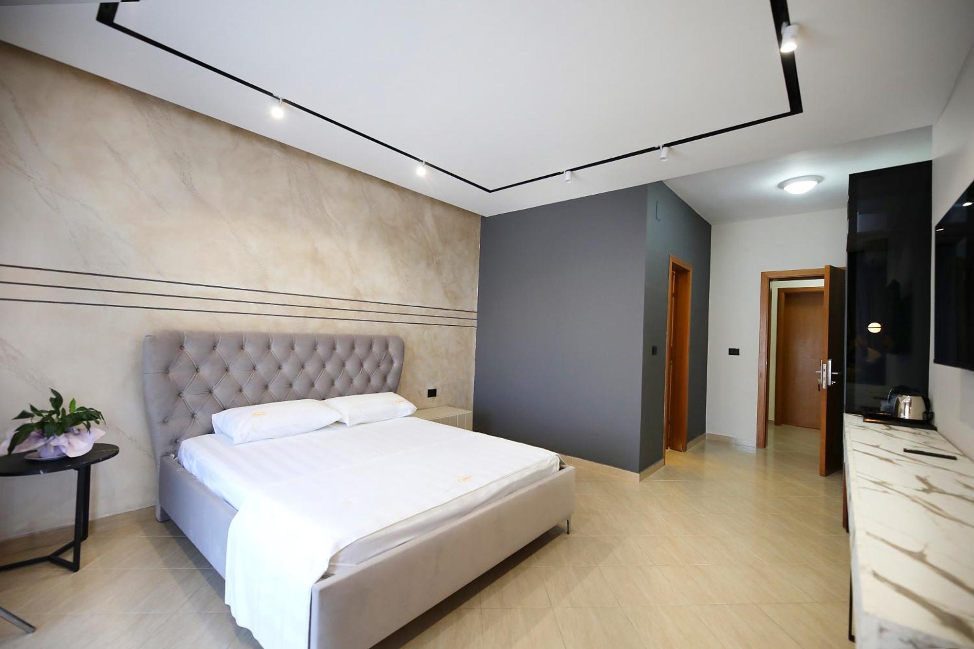 Hotel Erjuma Вльора Екстер'єр фото