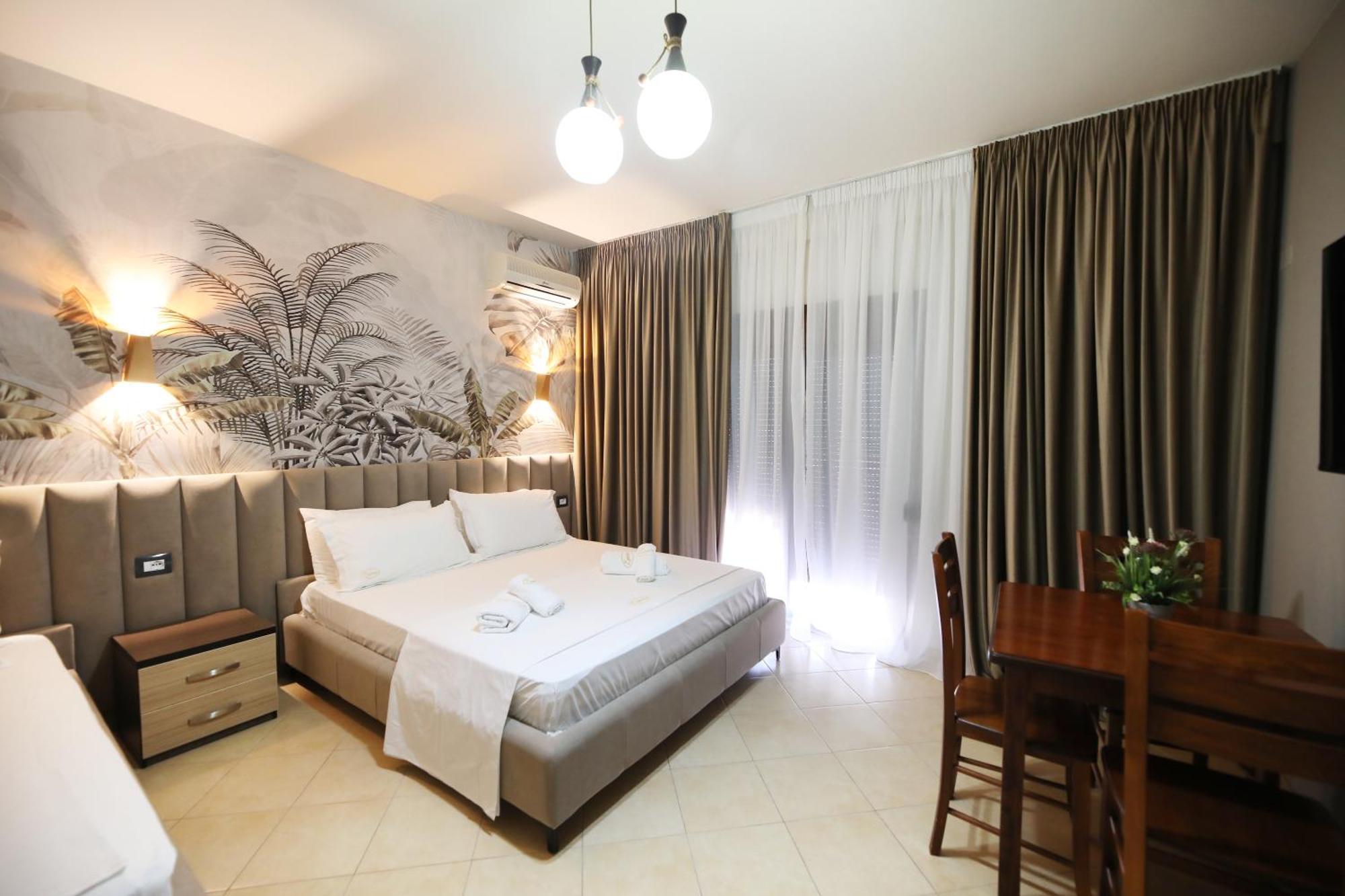 Hotel Erjuma Вльора Екстер'єр фото