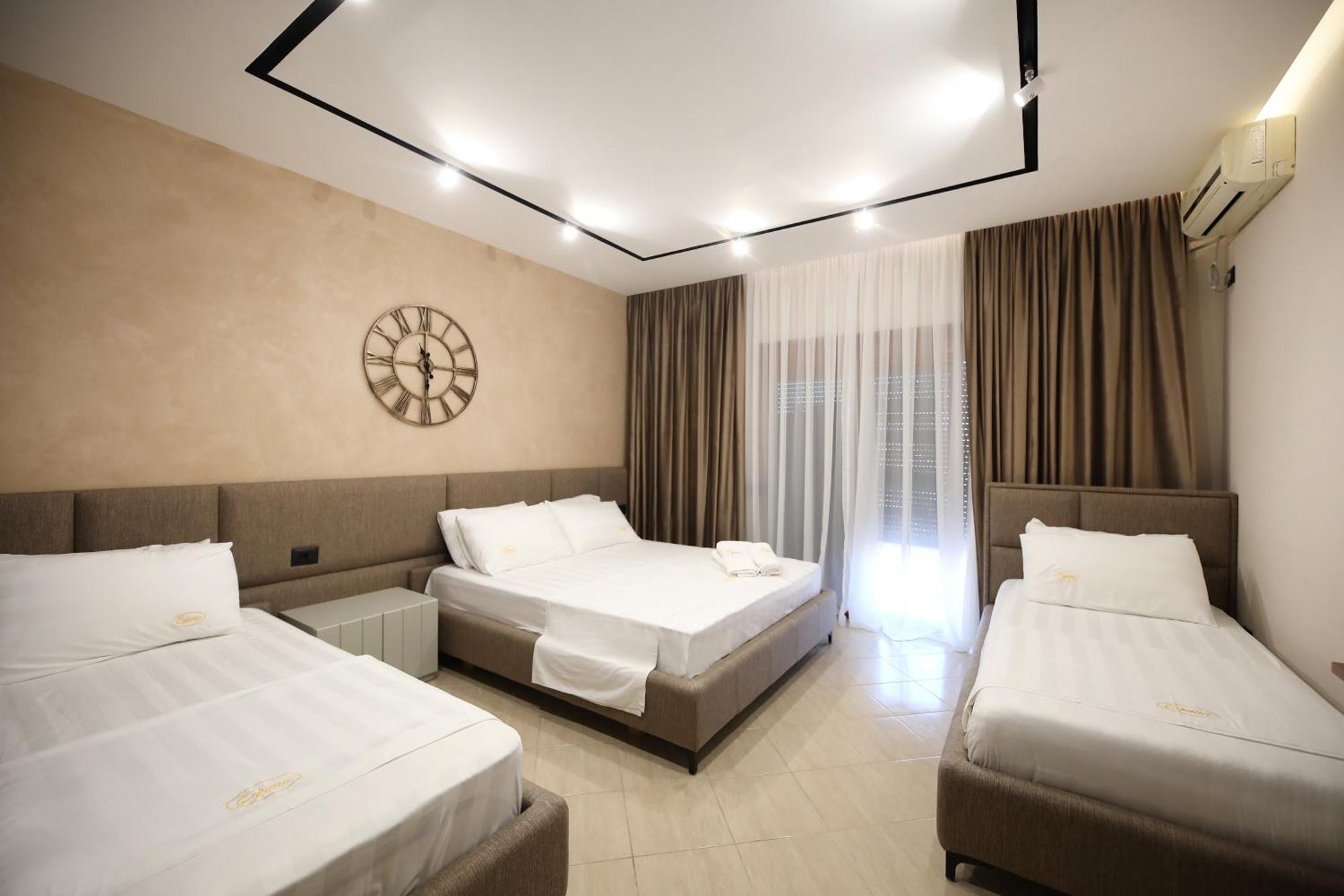 Hotel Erjuma Вльора Екстер'єр фото