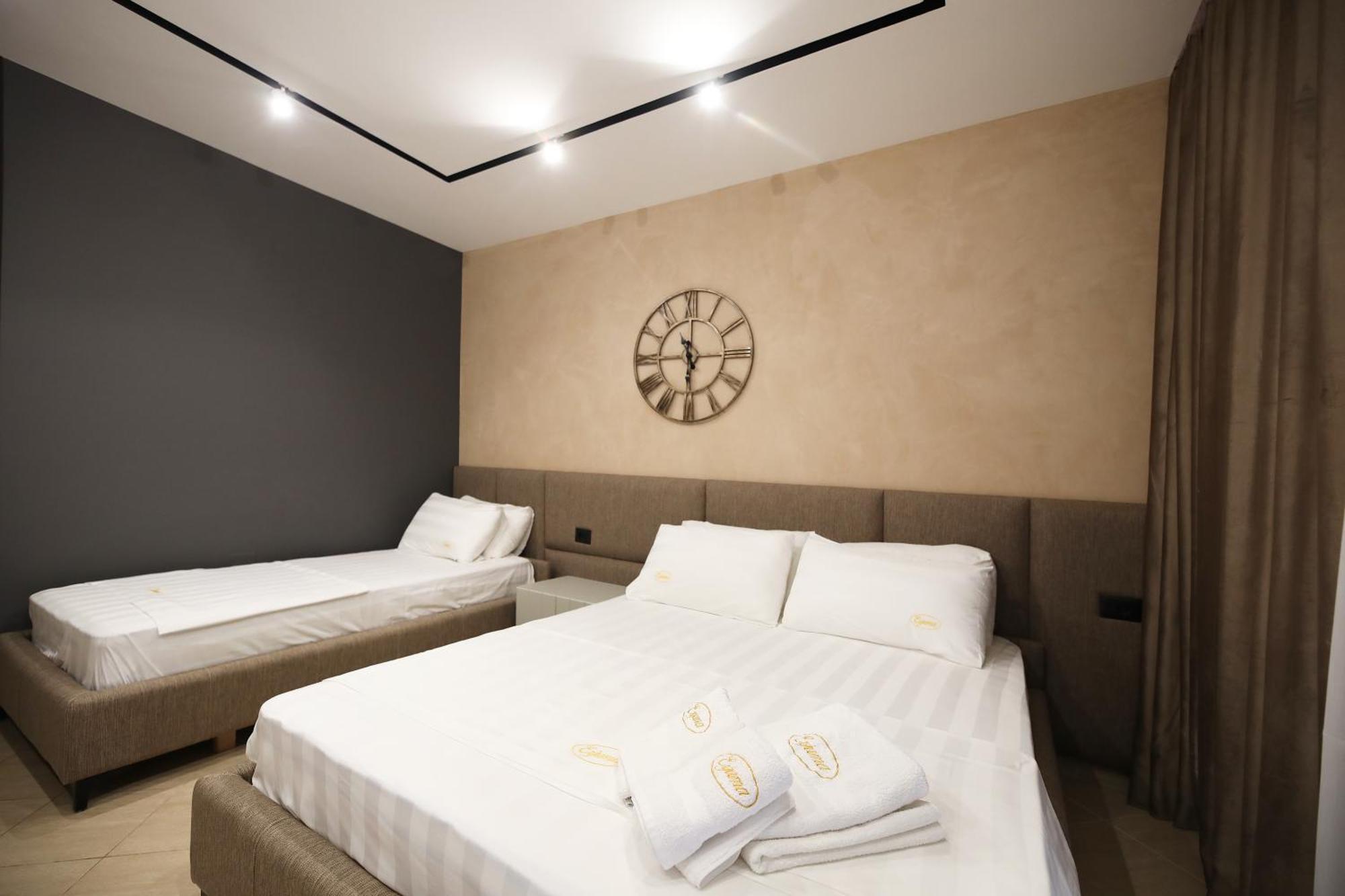 Hotel Erjuma Вльора Екстер'єр фото