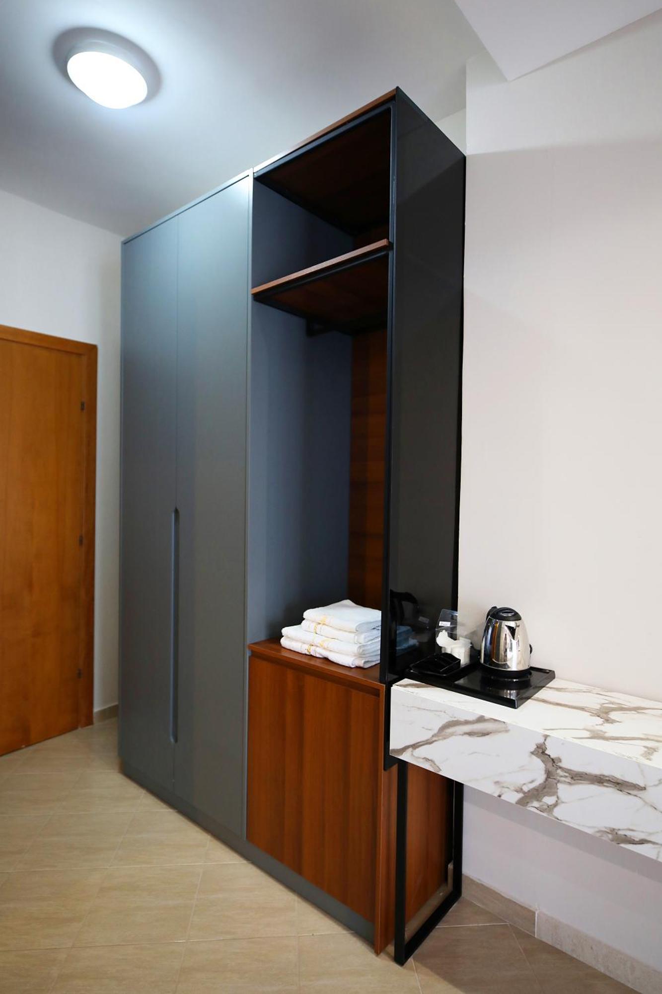 Hotel Erjuma Вльора Екстер'єр фото
