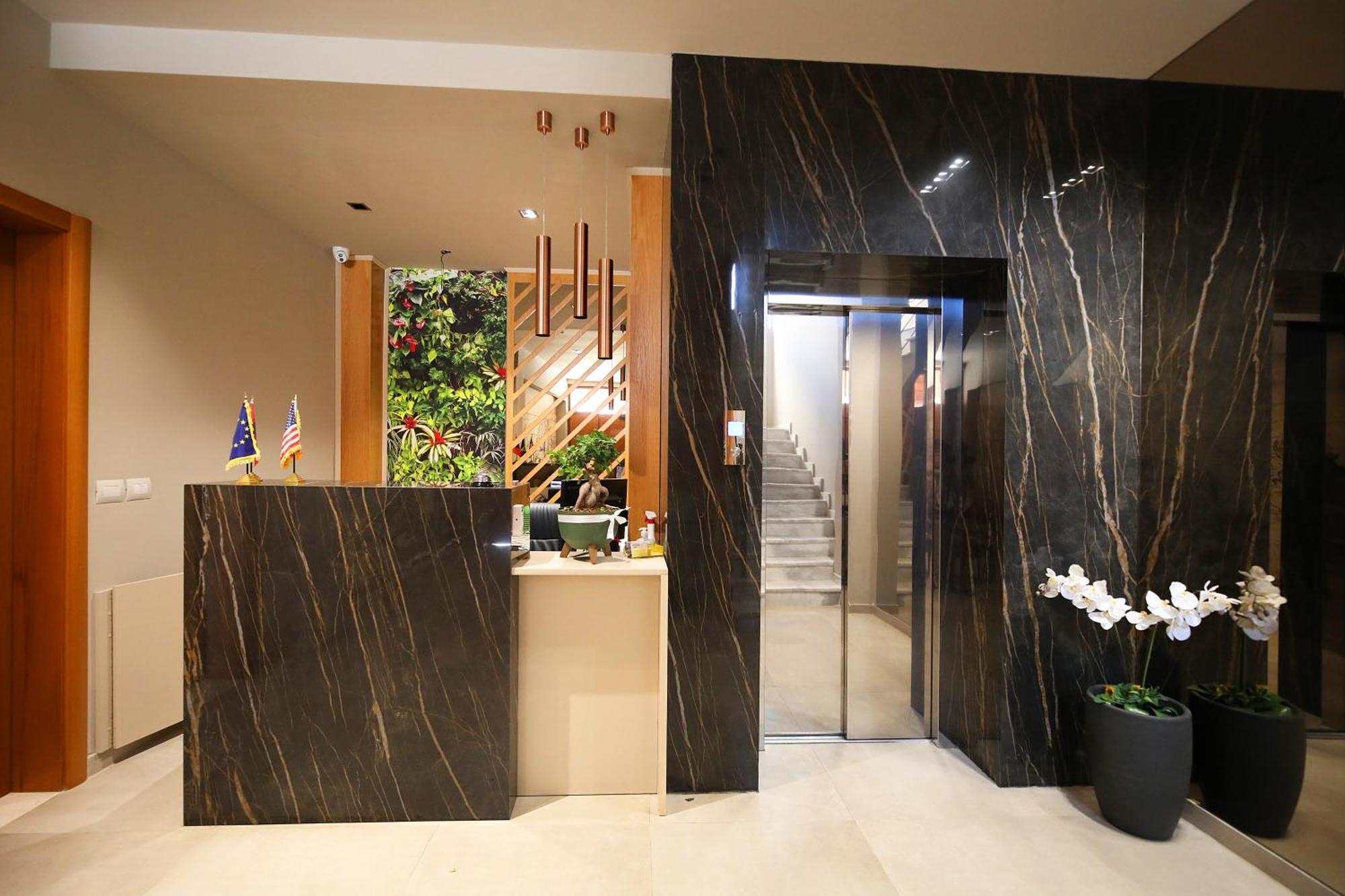 Hotel Erjuma Вльора Екстер'єр фото