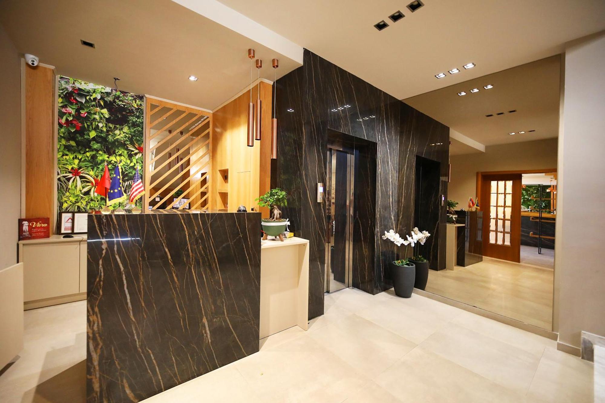 Hotel Erjuma Вльора Екстер'єр фото